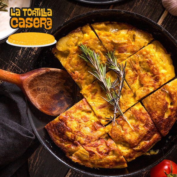 Tortilla de patatas con gulas y langostinos